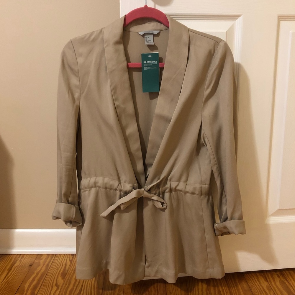 NWT H&M Tan Relaxed Fit Blazer - Size 6